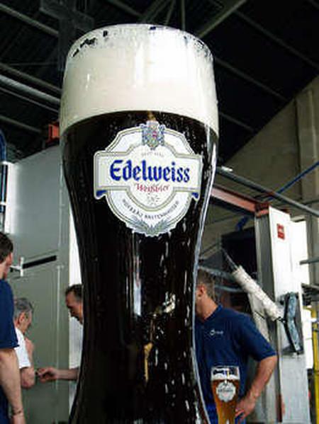 Größtes Bierglas der Welt - größtes Bier der Welt - Weltrekord Bierglas